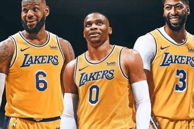 由后腰斜封 由后腰斜封